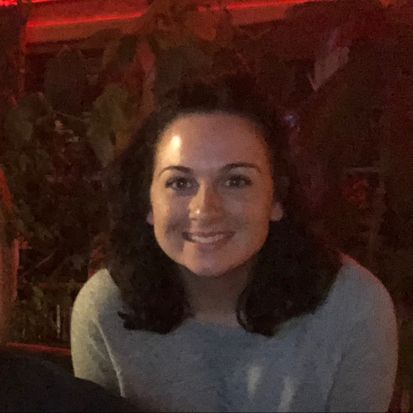 Meet your Posher, Cassandra - Picture 1 of 1